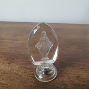 Szklana Statuetka z Wizerunkiem Matki Bożej – Podświetlana (LED)