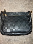 Czarna torebka mała brak paska