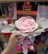 Pojedyncze róży ze wstążki na dzień Nauczyciela 