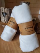 koce z białego polaru