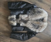 Skórzana kurtka z kołnierzem z jenota