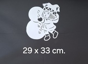 Dziewczynka z bałwankiem dekoracja zima okna przedszkole