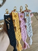 Bryloczki na klucz Makrama