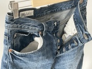 Jeansy Zara, niebieskie, rozmiar S/M – modny fason na co dzień!