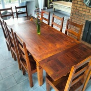 Duży stół z litego drewna + 10 krzeseł