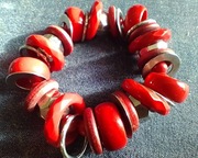 Bransoletka czerwona na gumce