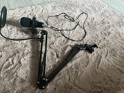 Mikrofon pojemnościowy ze statywem