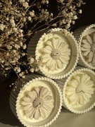 Świeca sojowa z kwiatkiem handmade