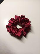 Satynowa gumka scrunchie bordowa 