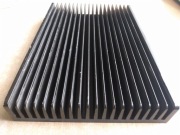 Radiator aluminiowy duży czarny-30 cm x 20 cm x 4 cm ,waga-3,4 kg.