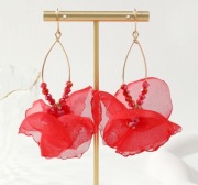 Kolczyki kwiaty szyfonowe czerwone z koralikami 