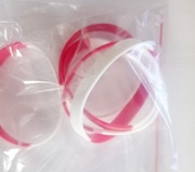 Opaski silikonowe biało-czerwone - 5 szt.