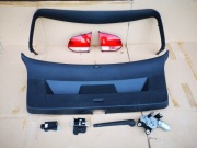 VW GOLF 6 PLASTIKI KLAPY BAGAŻNIKA RAMIĘ SILNICZEK