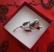Brożka srebro tybetańskie piękna róża 