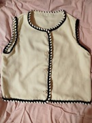 Piękna, elegancka kamizelka z perłowymi guzikami 