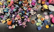 Littlest Pet Shop 70 figurek + domek + autko + łóżko + dziewczynka 