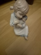 Dziewczynka z lalką