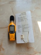 Cyfrowy miernik poziomu dźwięku decybelomierz