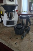 Sprzedam Thermomix TM 6 wraz z drugim kompletnym naczyniem. 