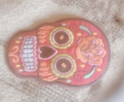 Czaszka naszywka termo czerwona z kwiatami