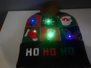 Czapka zimowa z pomponen led świecąca