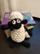 Baranek Shaun, rękodzieło, szydełko