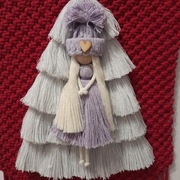 Makrama ozdoba wisząca choinka laleczka