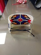 Bransoletka wykonana z koralików 