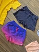 krótkie spodenki 4f i bluzki 128cm