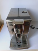 Ekspres do kawy Philips z młynkiem uszkodzony