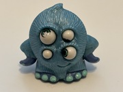 Kinder niespodzianka Monster Glotzilla