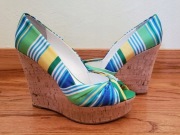 espadryle w paski nine west na koturnie z korka