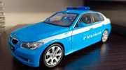 BMW 330 seria 3  skala 1/24