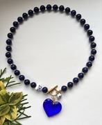 Naszyjnik granatowy z lapisu lazuli 10mm zawieszka serce