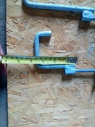 Uchwyt hakowy do mocowania krat pomostowych 