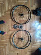 Koła 28" MERIDA COMP SL 17 IWR + Tarcze Shimano RT10 160mm Gravel + Sztyca