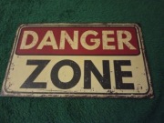 Tablica z drewna do powieszenia Danger Zone 15 x 25 cm 