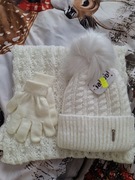 Czapka z kominem i rękawiczkami