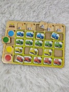 Drewniany sorter "Ciężarówki: kolor i liczenie"