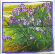 Piękna jedwabna apaszka chusta gawroszka w kwiaty irysy