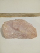 Kwarc różowy surowa bryłka kamień minerał