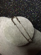 Ozdobna agrafka broszka