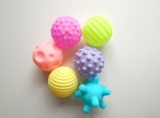 piłeczki sensoryczne zestaw piłeczek sensorycznych kolorowe dla dzieci