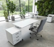 Komplet mebli biurowych
