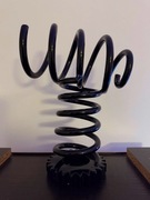 Stojak na butelkę ze sprężyn dla fana motoryzacji, masywny, metalowy