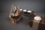 Stylowy drewniany stand na zegarek – minimalizm z litego drewna