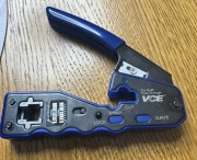 Zaciskarka do złączy RJ45 z automatycznym cięciem Televes 209802