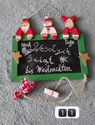 Drewniany kalendarz adwentowy wielokrotnego użytku.