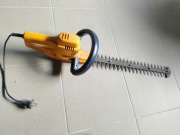 Sprzedam nożyce do żywopłotu elektryczne.