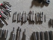 Duży zestaw frezów i uchwytów do frezarki